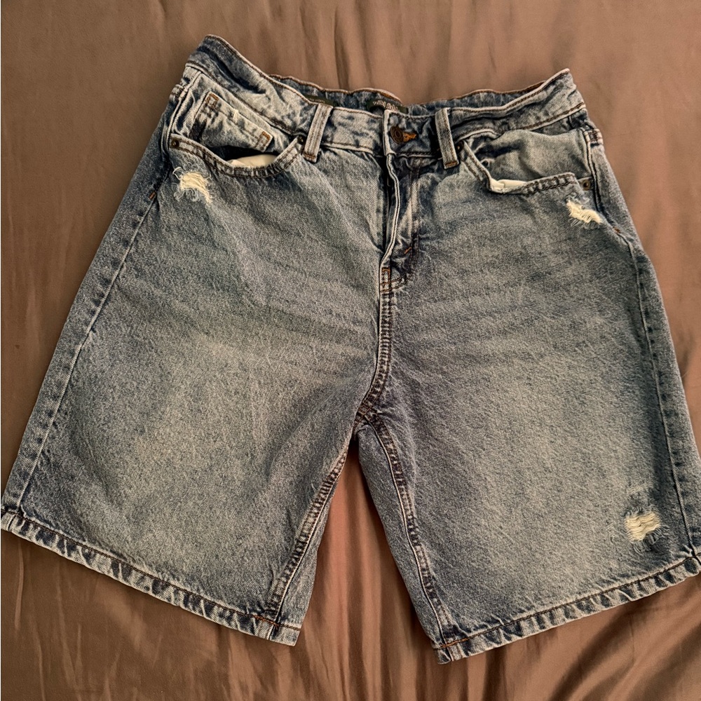 Women mid rise Bermuda short (jorts)